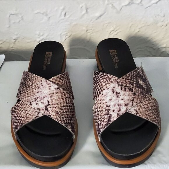 White Mountain Black Venice Sandals - Picture 2 of 6